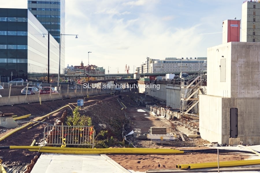 Området mellan Centralstationen och Göta älv är en av de mest expansiva delarna i Göteborg där inte mindre än fem stora projekt huserar samtidigt. Det handlar bland annat om en del av Västlänken, den nya Hisingsbron och det sammanlagt 60 000 kvadratmeter stora kontors- och hotellkomplexet Platinan.