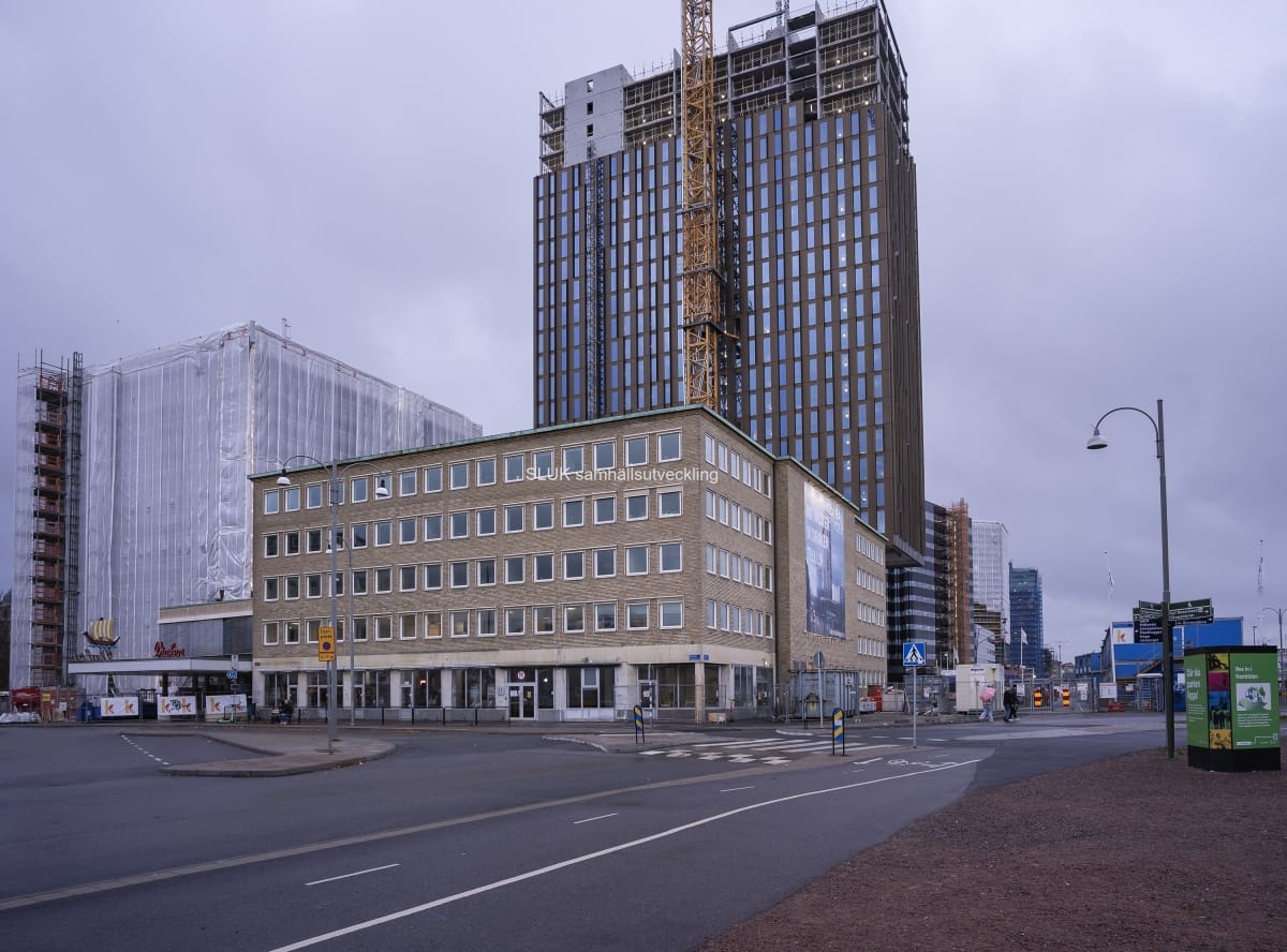 På Järntorget och på Masthuggskajen byggs mycket, både bostäder och hotell. Hotell *Draken kan vara klart 2022, ett  ytterligare landmärke på torget.